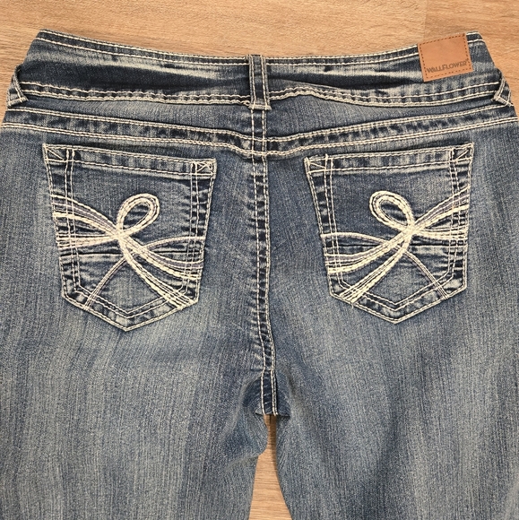 WallFlowerJuniors' WallFlower Insta Stretch Luscious Curvy Bootcut Jeans - Picture 5 of 10